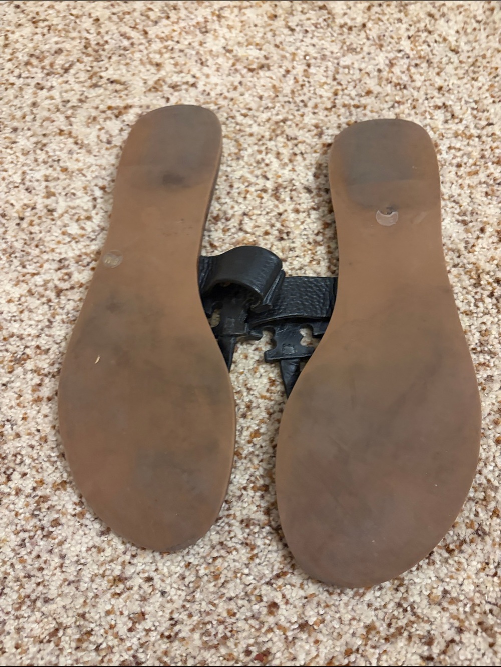 Tory Burch Black Leather Logo Thong Sandals with Brown Footbed - Picture 2 of 2